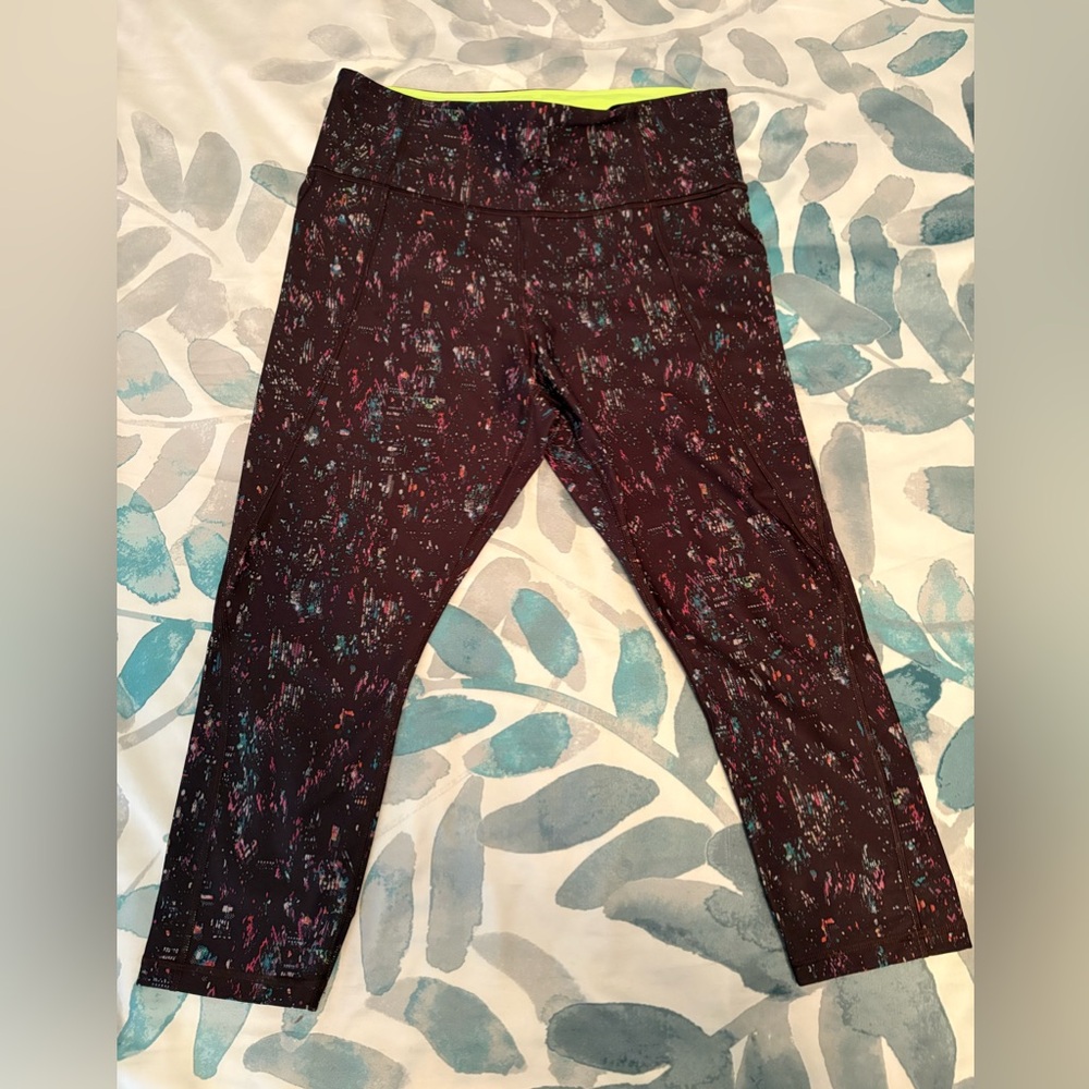 Athleta Lightening City Light Capri Brown and Multi Patterned Leggings